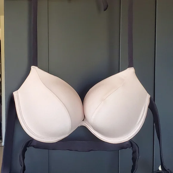 Victoria's Secret Bathing Suit Top - Picture 1 of 3